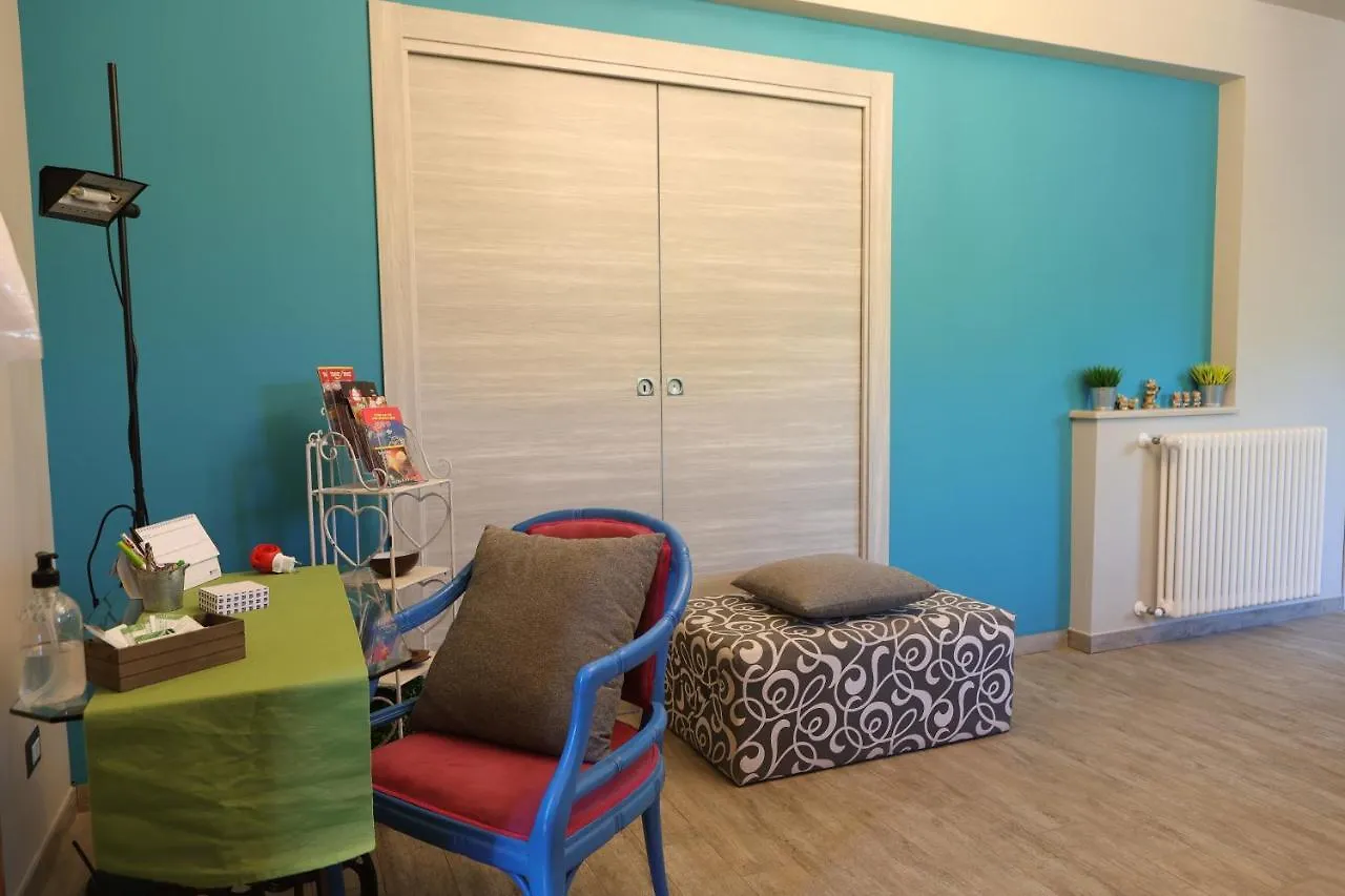 Affittacamere Hotel La Stanza dei Colori Aci Bonaccorsi Italia